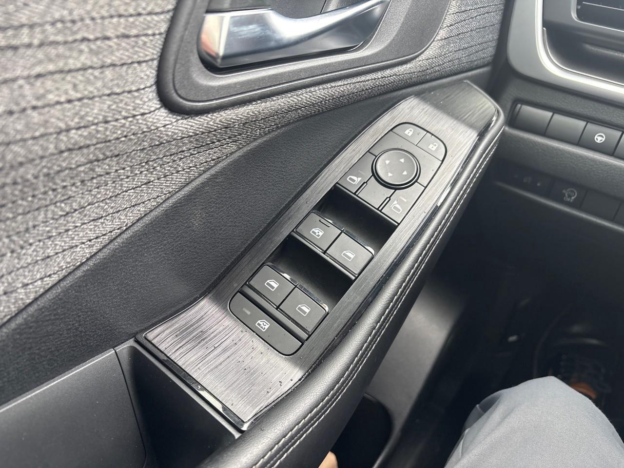 2023 Nissan Rogue SV Moonroof 4dr All-Wheel Drive Sport Utility Photo