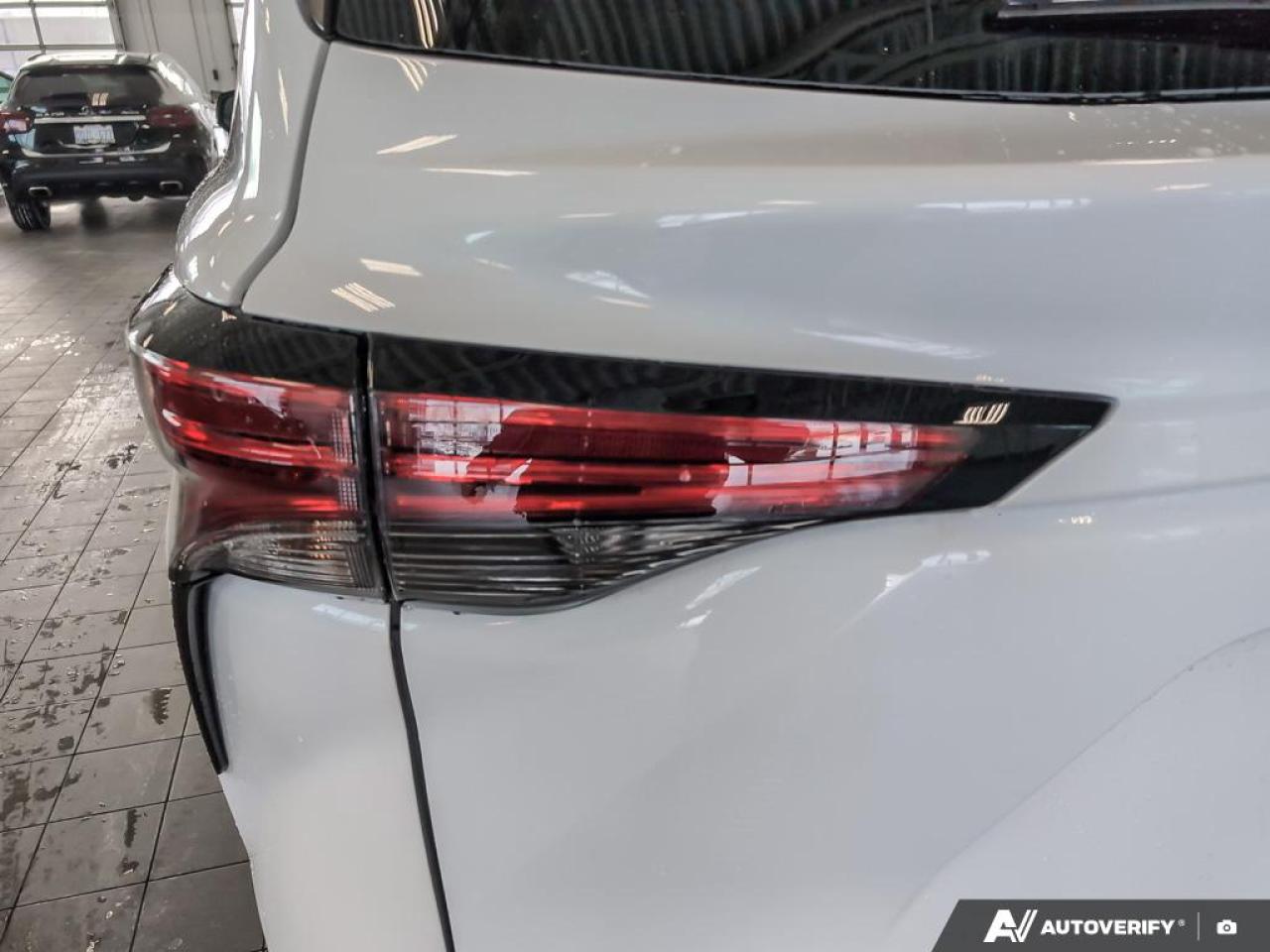 2025 Toyota Sienna LE 8-Passenger 4dr All-Wheel Drive Passenger Van Photo