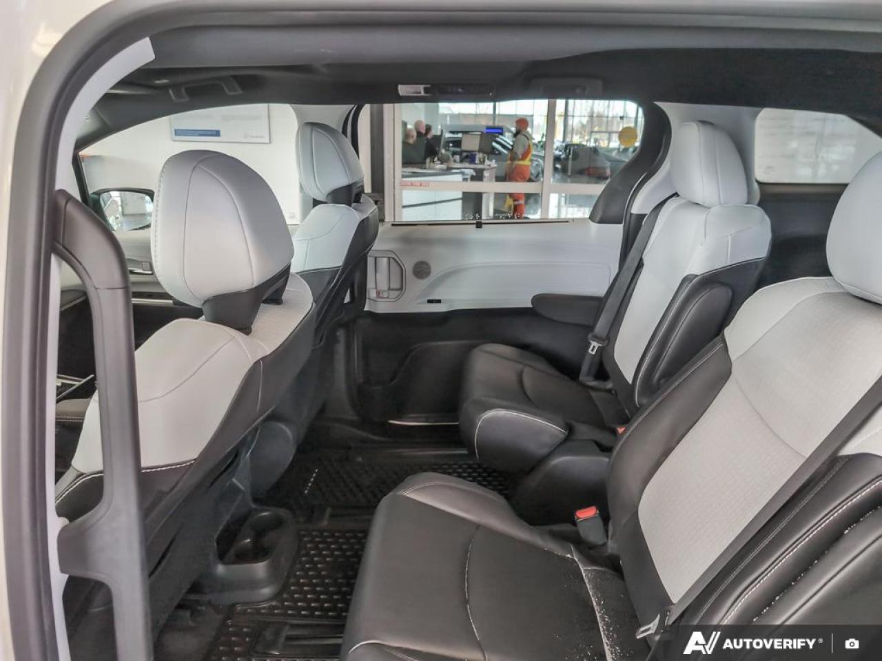 2025 Toyota Sienna LE 8-Passenger 4dr All-Wheel Drive Passenger Van Photo