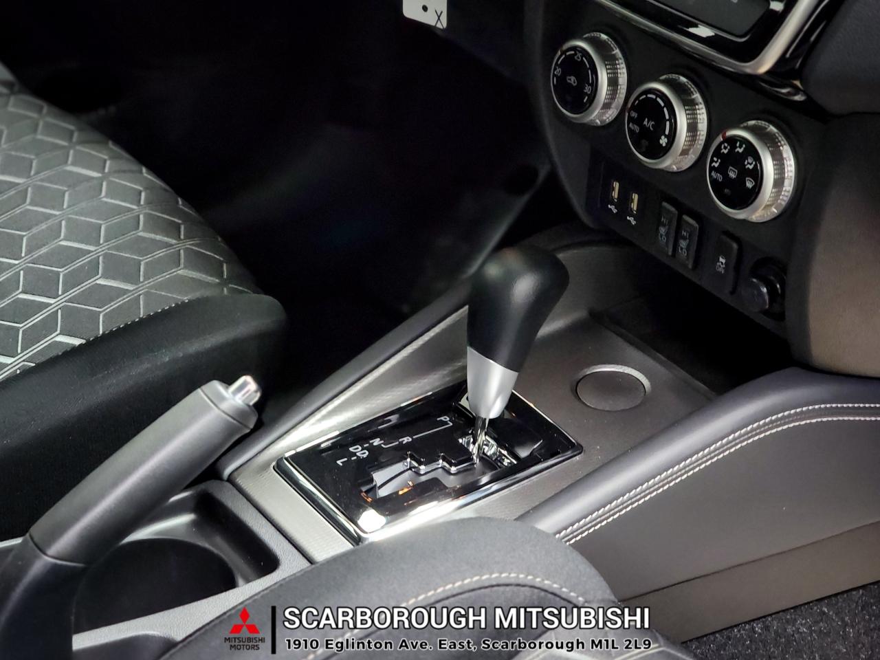 2025 Mitsubishi RVR ES FWD Carplay  Rear camera Photo