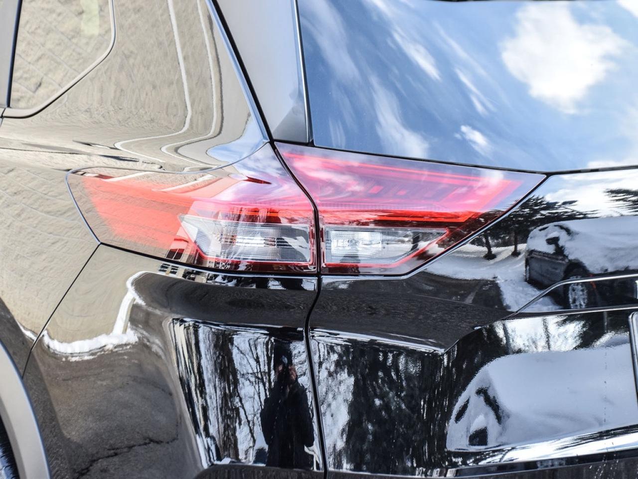 2023 Nissan Rogue SV Moonroof 4dr All-Wheel Drive Sport Utility Photo