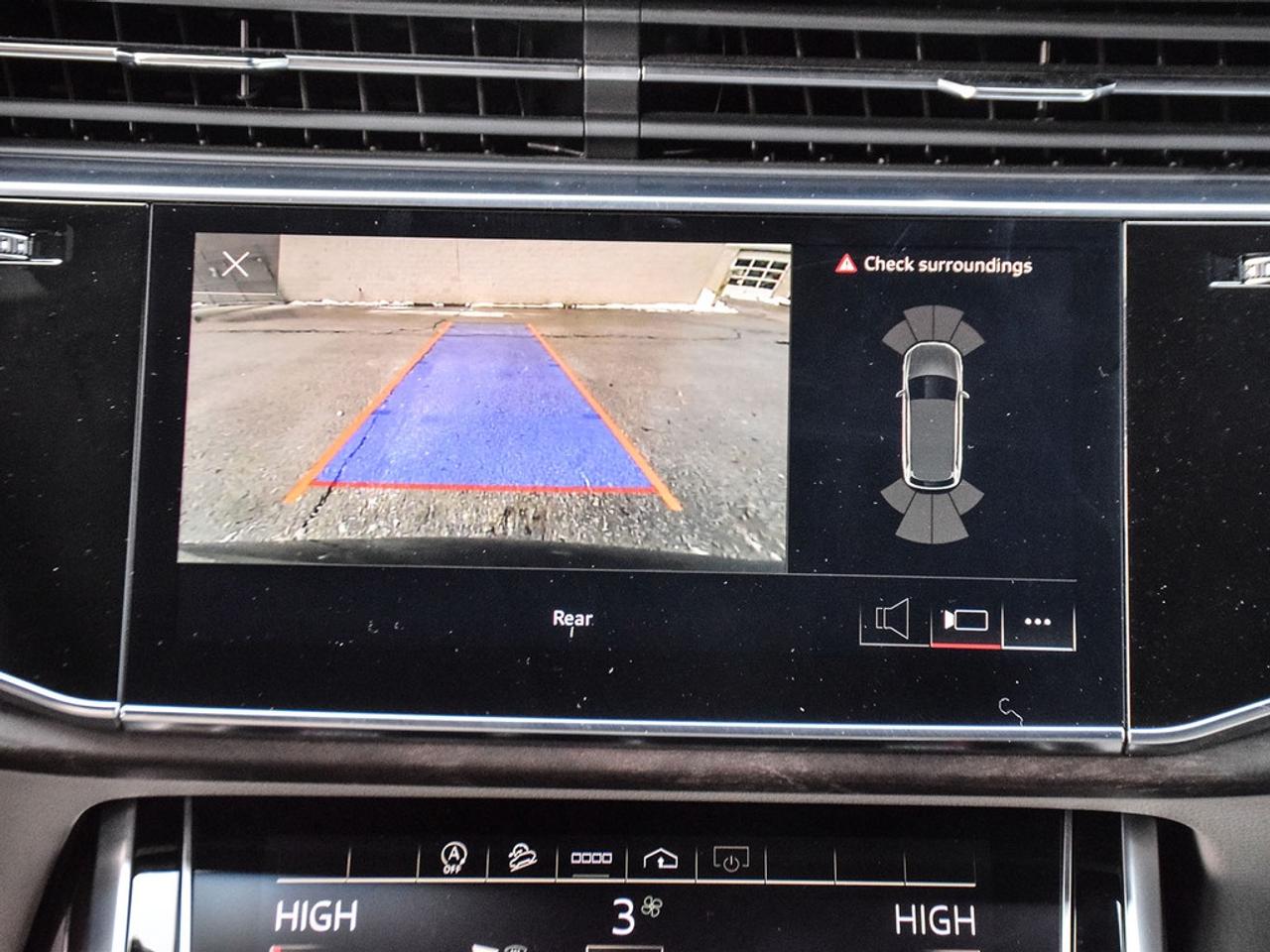 2022 Audi Q7 55 Komfort 4dr All-Wheel Drive quattro Sport Utility Photo