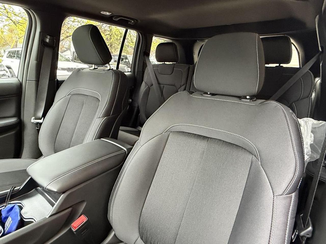 2026 Jeep Grand Cherokee Base 4dr 4x4 Photo