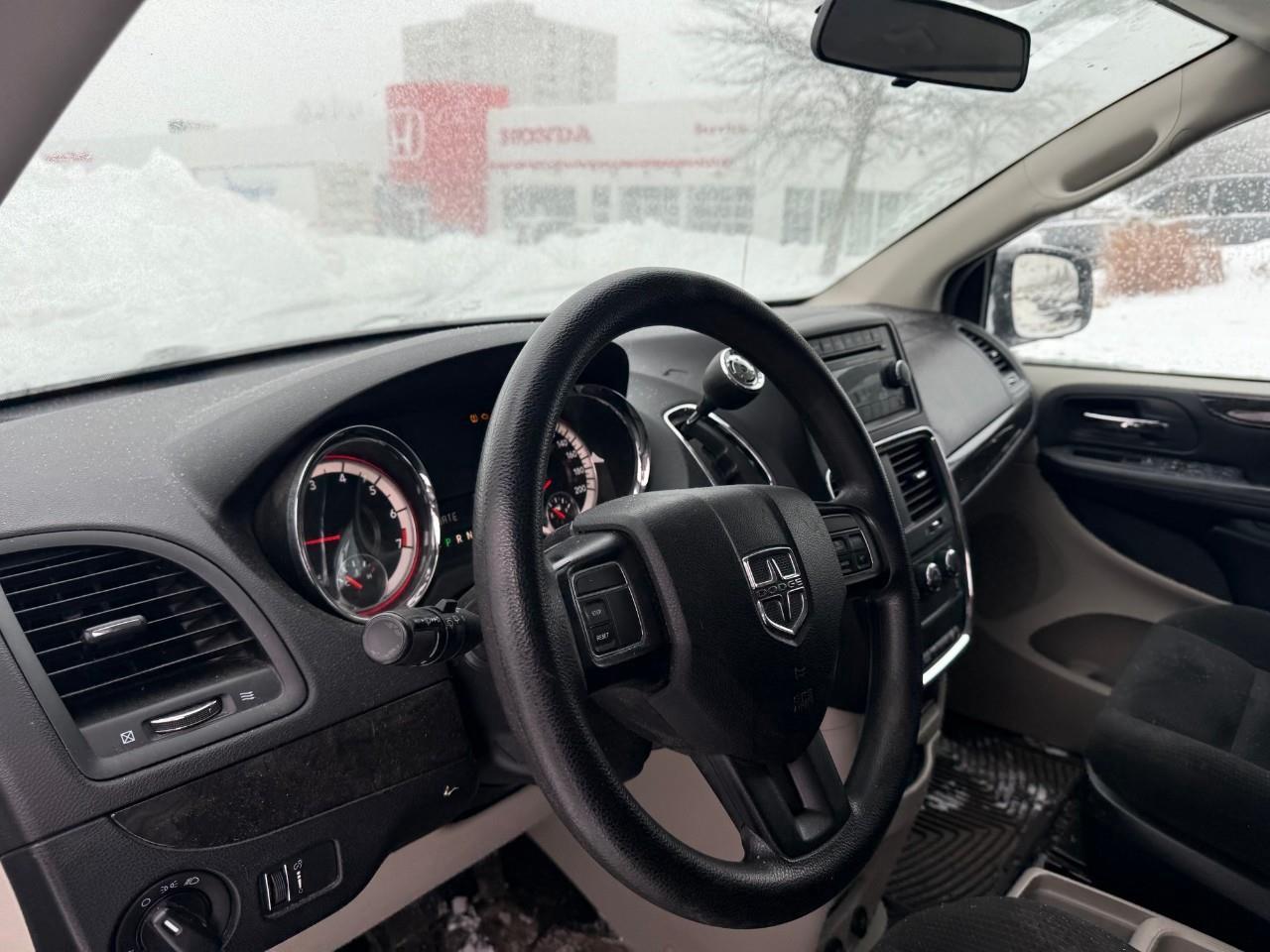 2016 Dodge Grand Caravan SE/SXT Passenger Van Photo