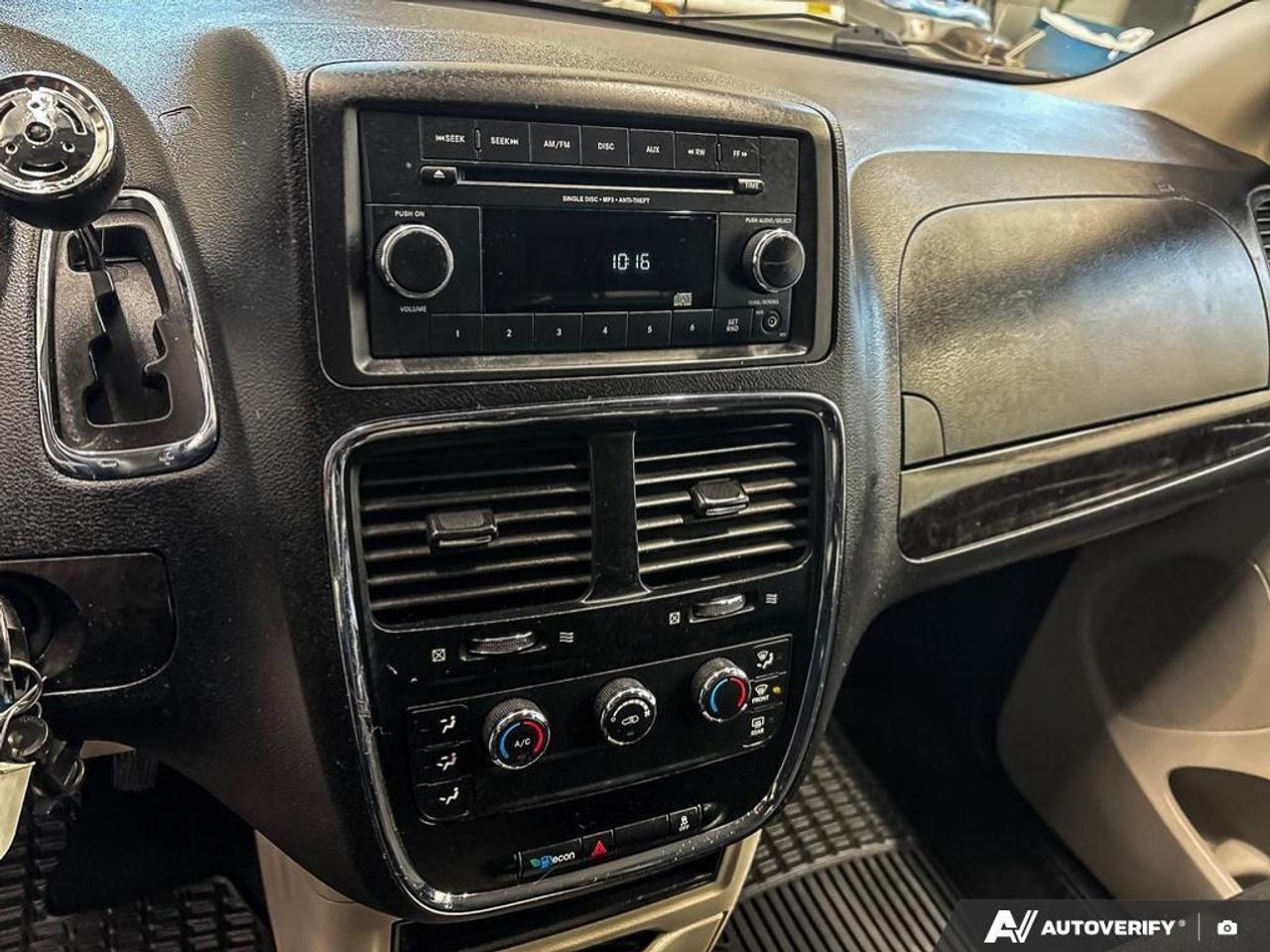 2016 Dodge Grand Caravan SE/SXT Passenger Van Photo