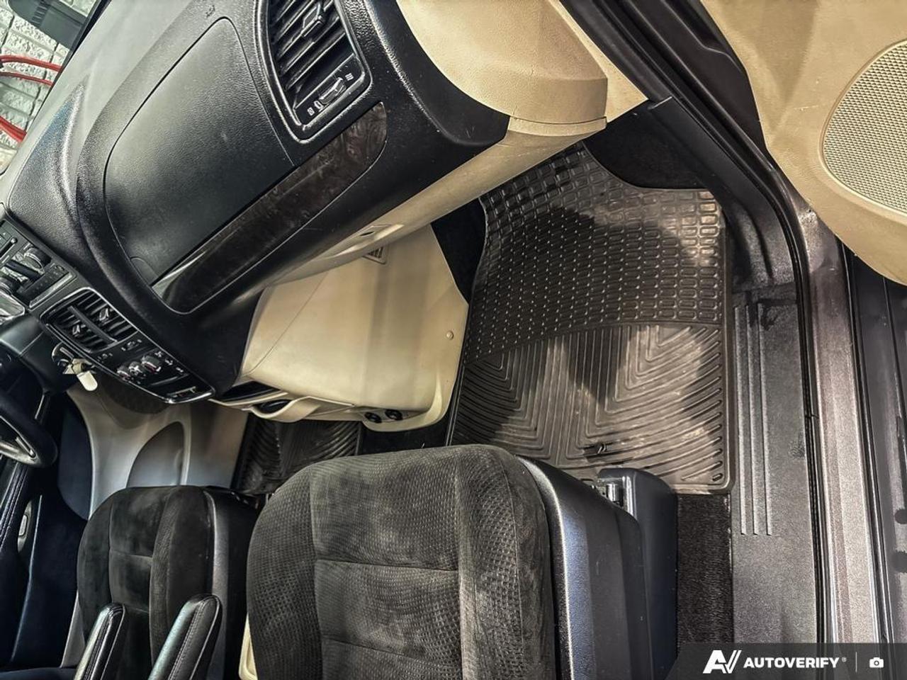 2016 Dodge Grand Caravan SE/SXT Passenger Van Photo