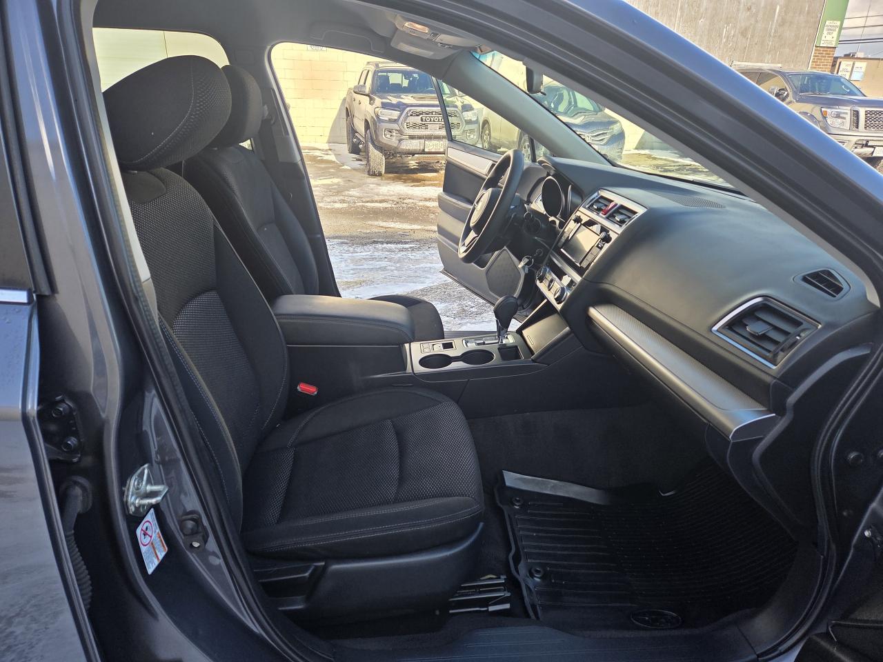 2018 Subaru Outback 2.5i, No Accidents, Dealer Serviced, Drives Great! Photo