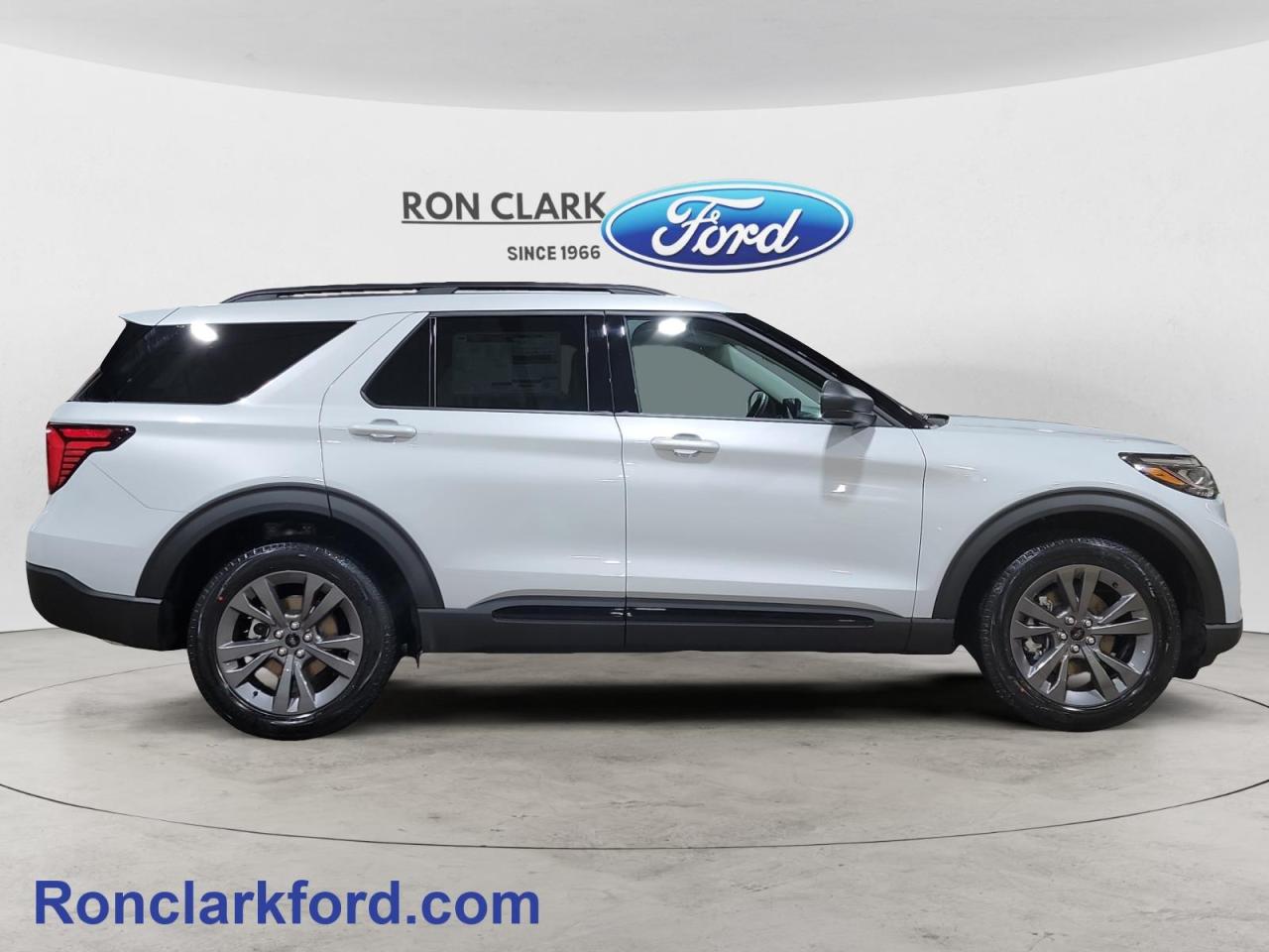 2026 Ford Explorer Active 4dr 4x4 Photo
