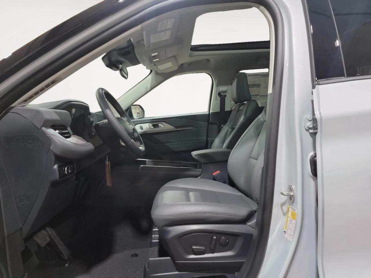 2026 Ford Explorer Active 4dr 4x4 Photo