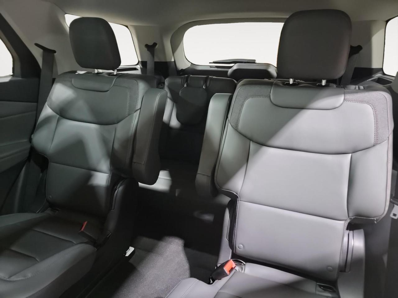 2026 Ford Explorer Active 4dr 4x4 Photo