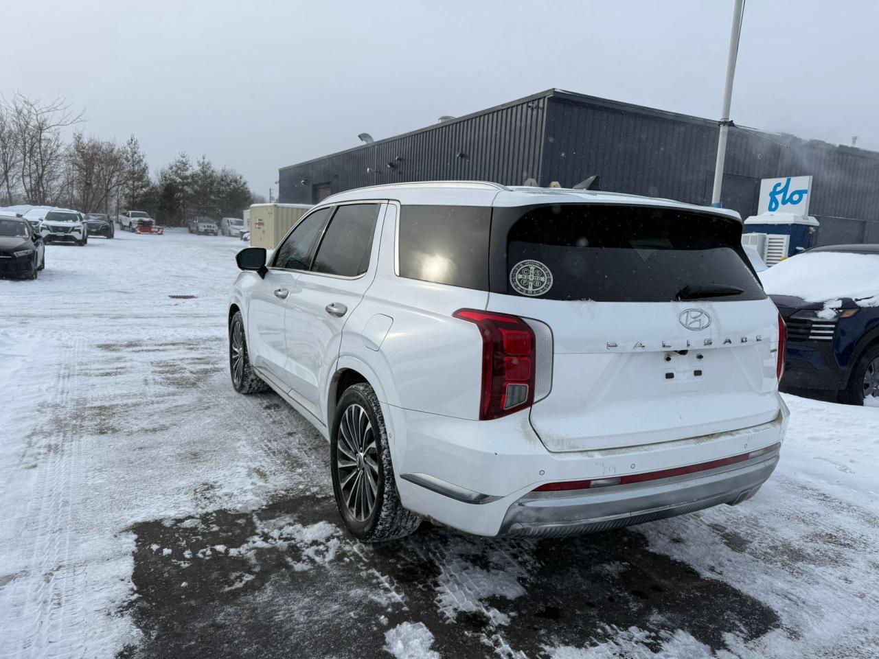 2023 Hyundai PALISADE Ultimate Calligraphy w/Beige Interior 4dr All-Wheel Drive Photo