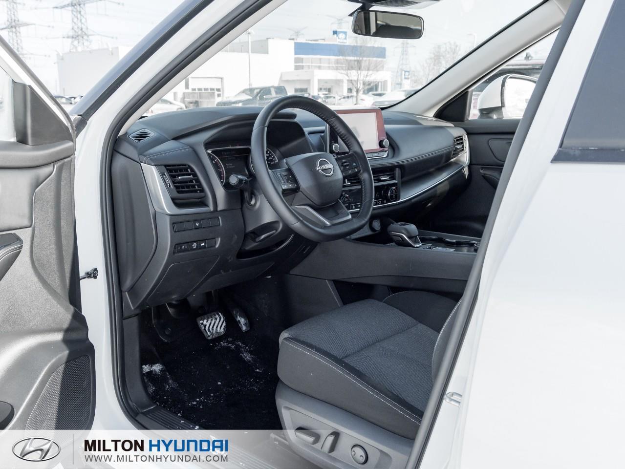 2025 Nissan Rogue Midnight Edition 4dr All-Wheel Drive Sport Utility Photo