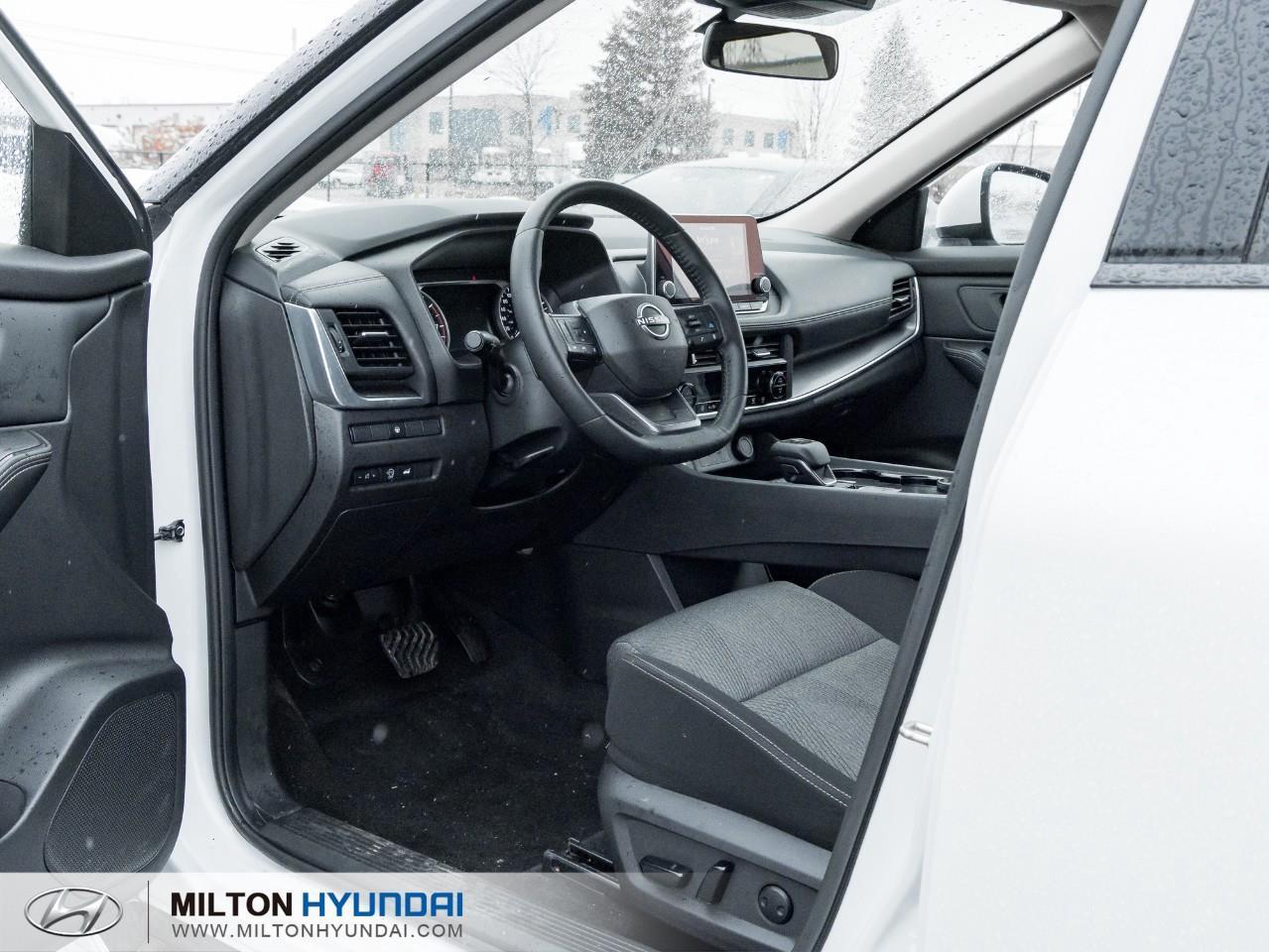 2025 Nissan Rogue Midnight Edition 4dr All-Wheel Drive Sport Utility Photo