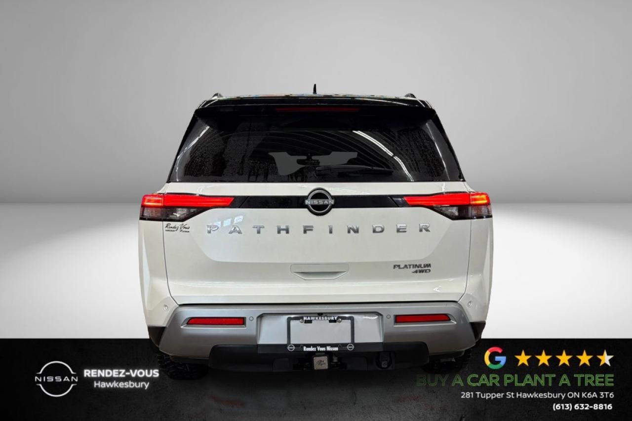 2024 Nissan Pathfinder Platinum Photo3