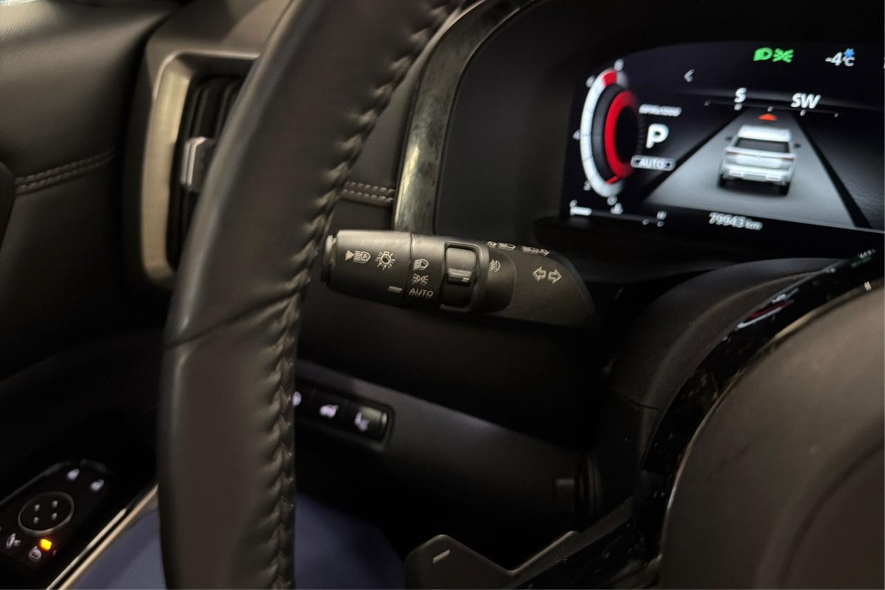 2024 Nissan Pathfinder Platinum Photo