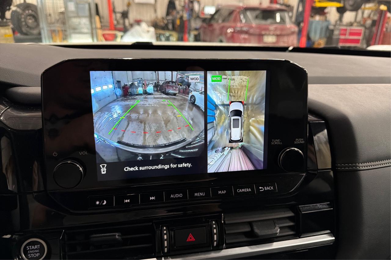 2024 Nissan Pathfinder Platinum Photo