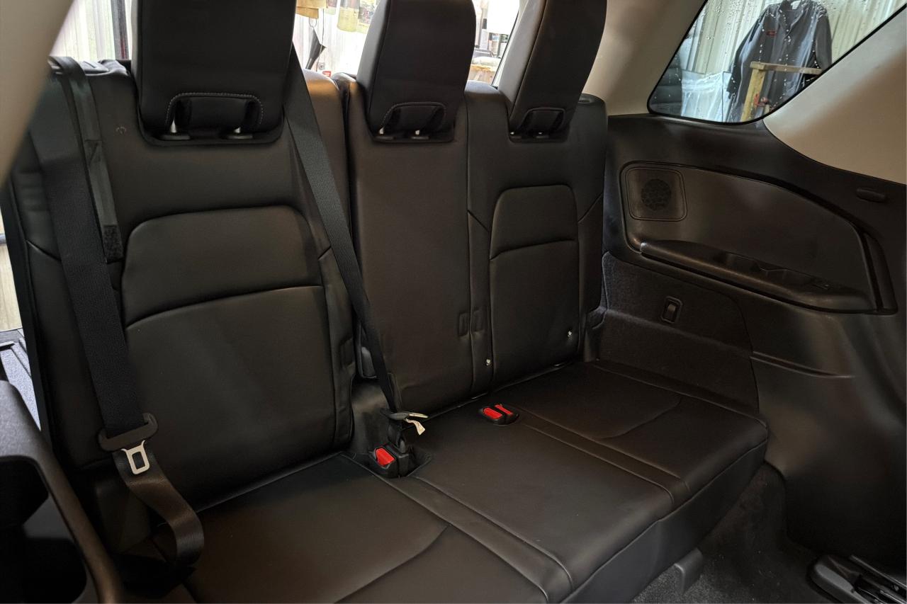 2024 Nissan Pathfinder Platinum Photo