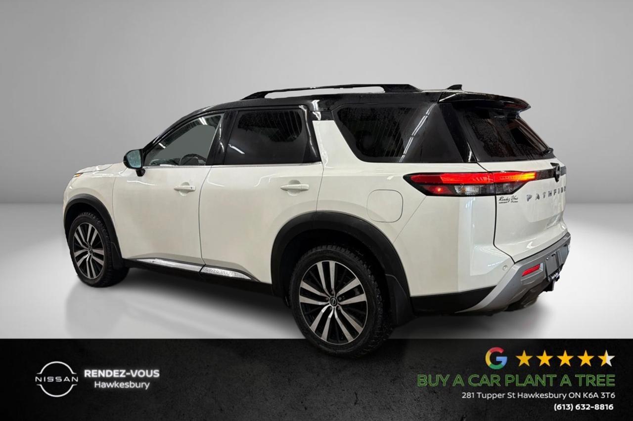 2024 Nissan Pathfinder Platinum Photo2