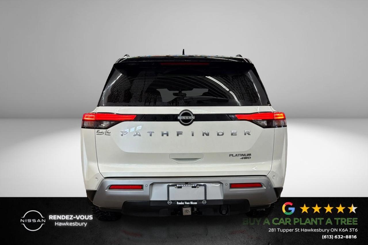 2024 Nissan Pathfinder Platinum Photo