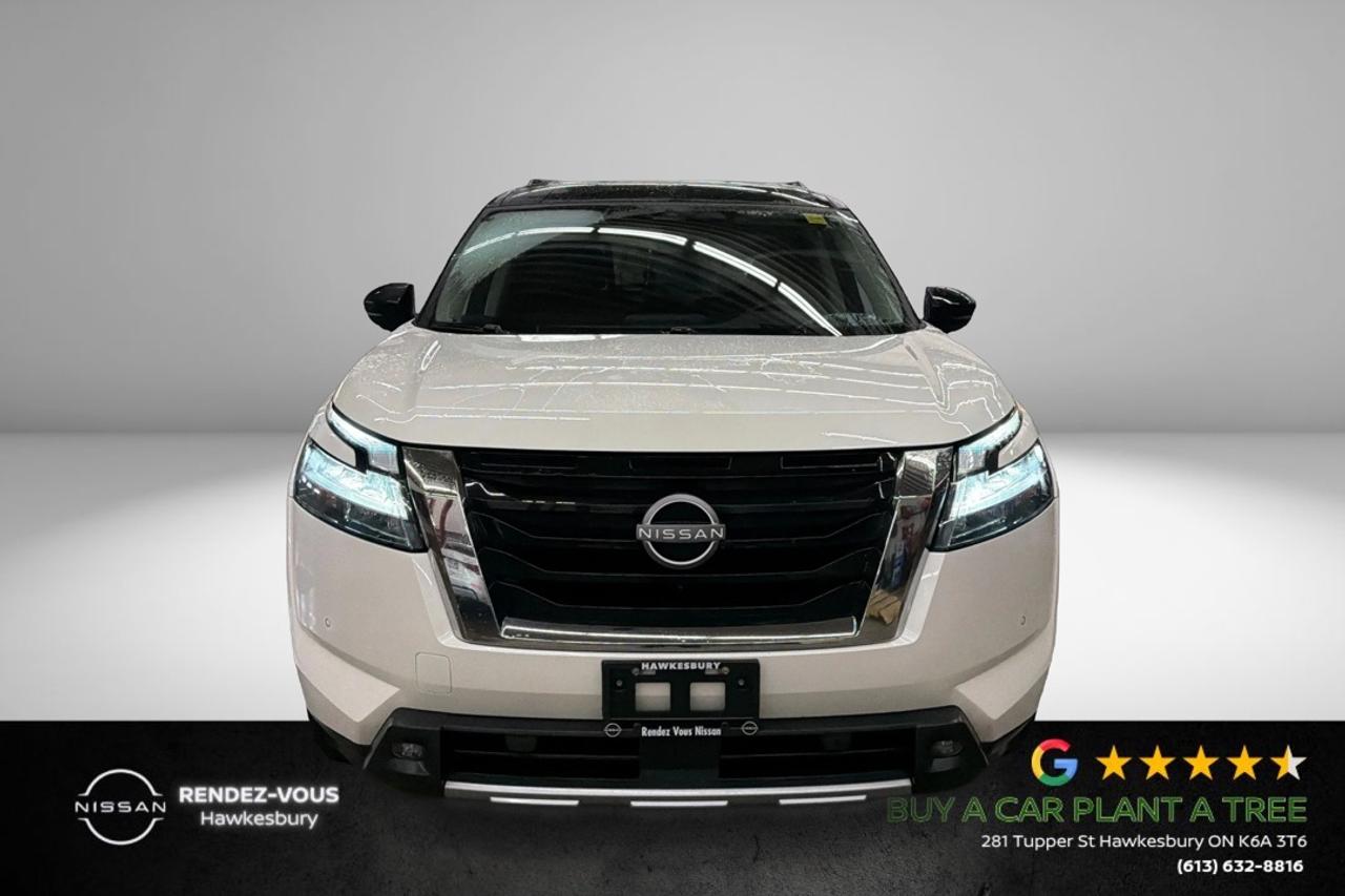 2024 Nissan Pathfinder Platinum Photo