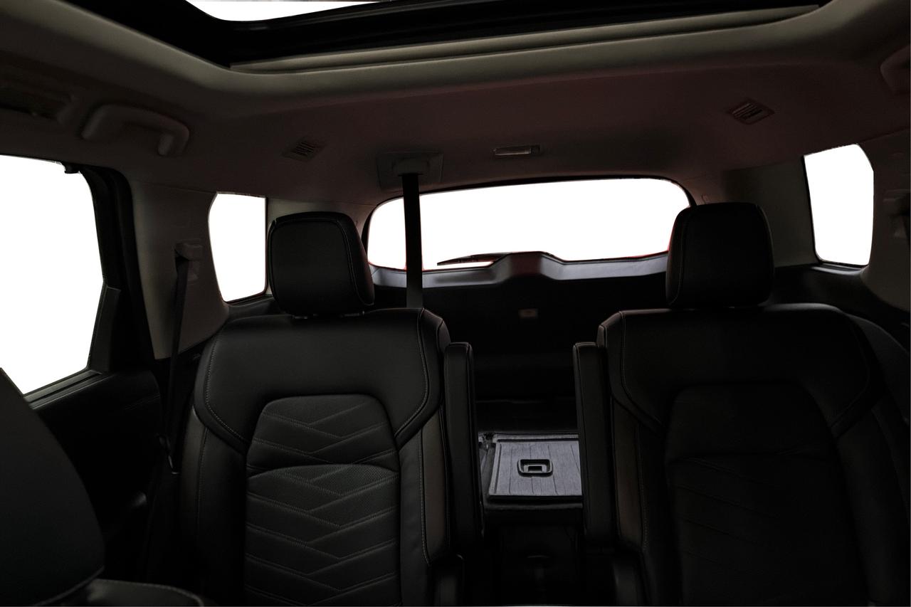 2024 Nissan Pathfinder Platinum Photo