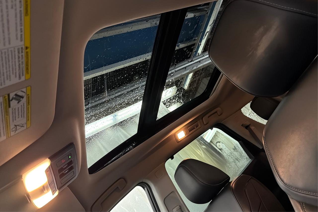 2024 Nissan Pathfinder Platinum Photo