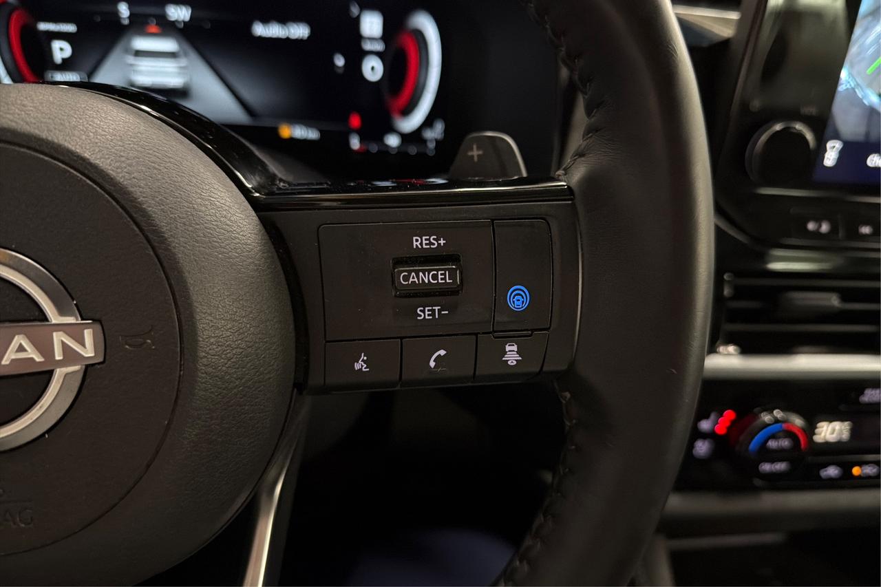 2024 Nissan Pathfinder Platinum Photo