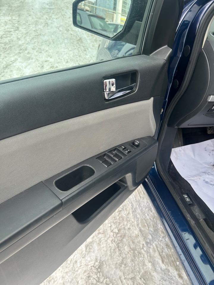 2012 Nissan Sentra 4dr Sdn I4 CVT 2.0 S   LOW KMS   ONE OWNER Photo