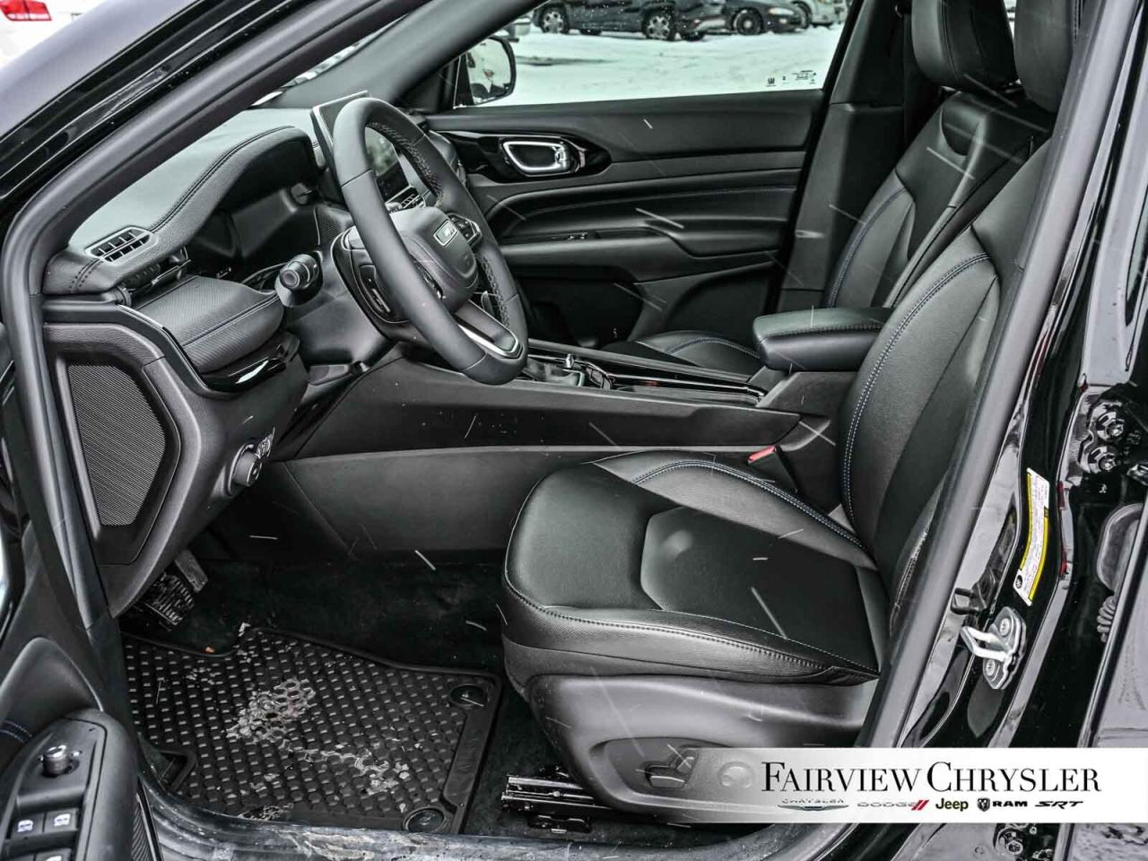 2025 Jeep Compass Altitude CARPLAY   HEATED SEATS   HEATED STEERING Photo