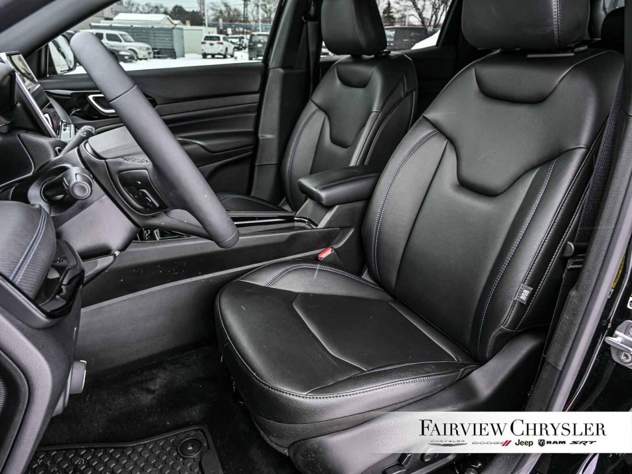 2025 Jeep Compass Altitude CARPLAY   HEATED SEATS   HEATED STEERING Photo