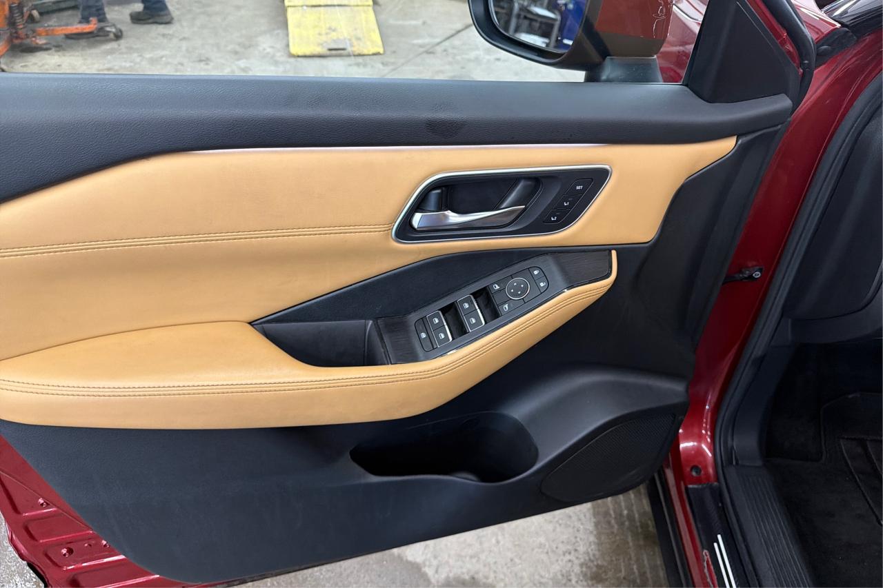 2023 Nissan Rogue Platinum Photo