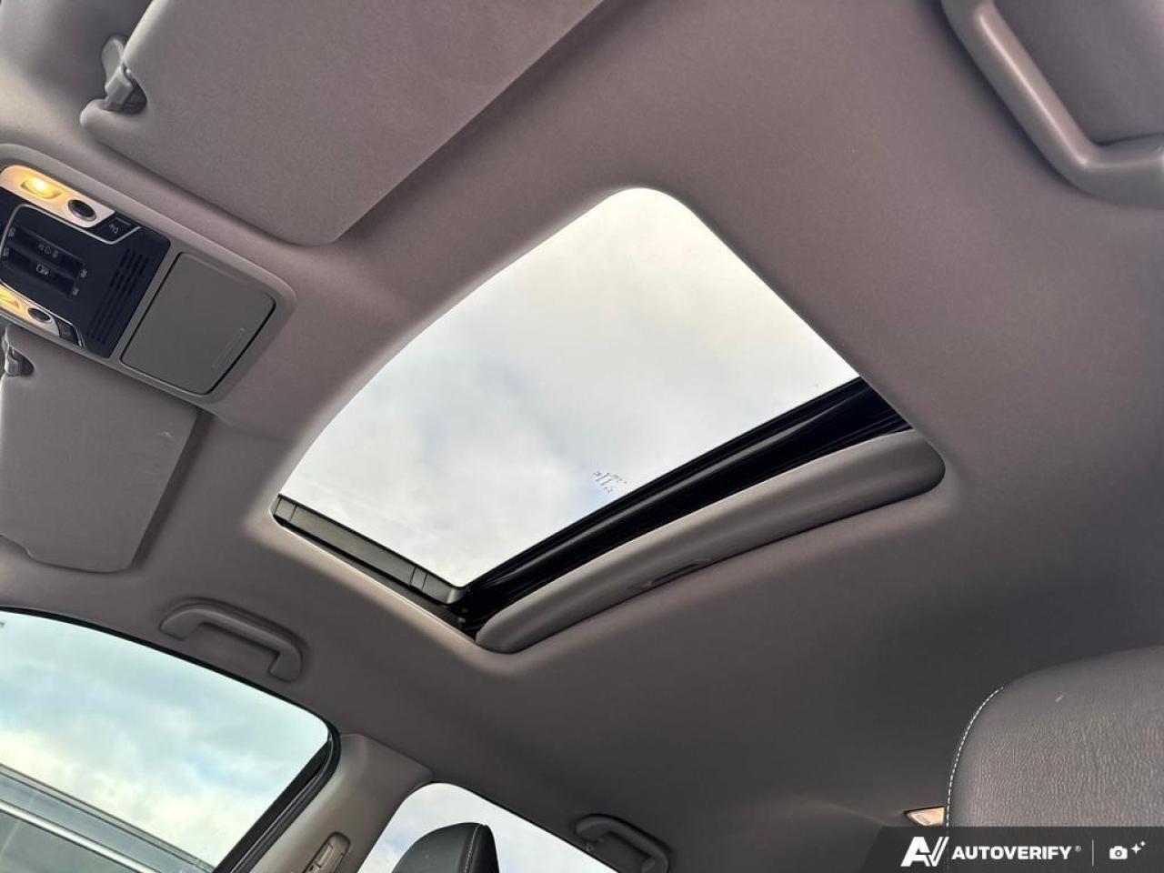 2022 Honda Ridgeline Touring AWD   NO CLAIMS   LEATHER   SUNROOF Photo