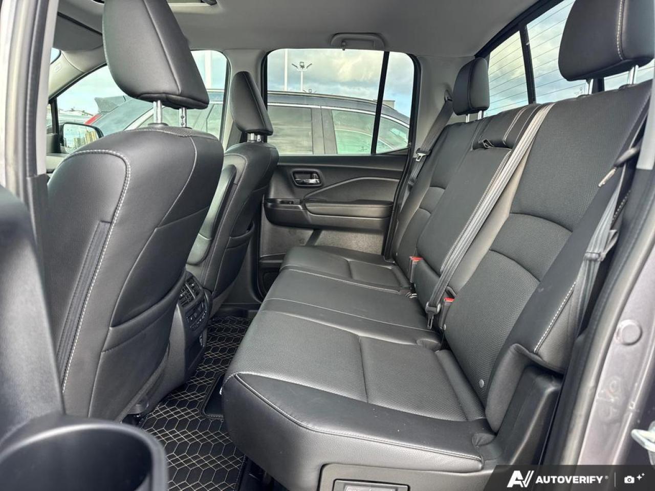 2022 Honda Ridgeline Touring AWD   NO CLAIMS   LEATHER   SUNROOF Photo