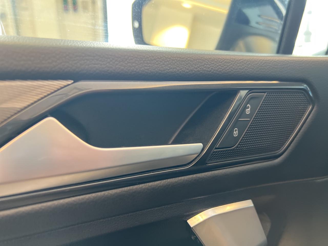 2022 Volkswagen Tiguan COMFORTLINE 4Motion Photo