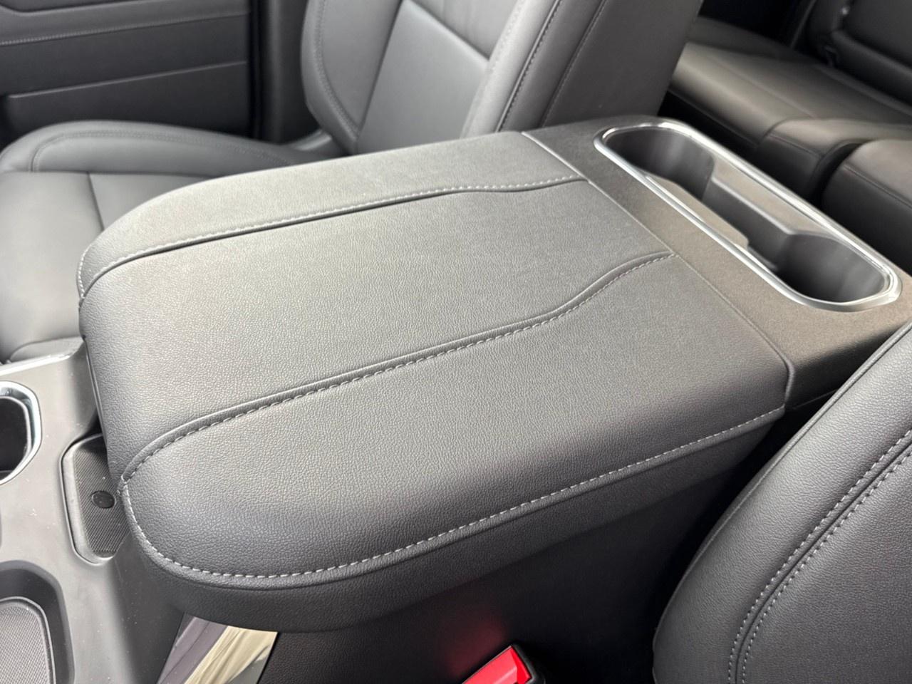 2026 GMC Sierra 1500 Crew Cab Short Box 4-Wheel Drive Elevation Photo