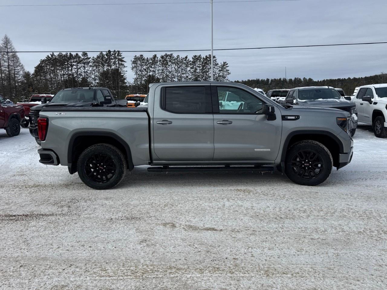 2026 GMC Sierra 1500 Crew Cab Short Box 4-Wheel Drive Elevation Photo3