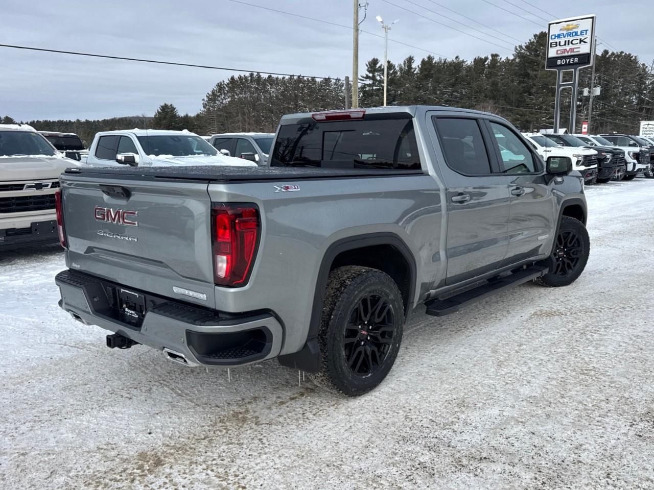 2026 GMC Sierra 1500 Crew Cab Short Box 4-Wheel Drive Elevation Photo4