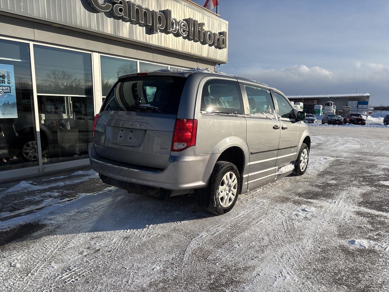 2014 Dodge Grand Caravan SE Photo4
