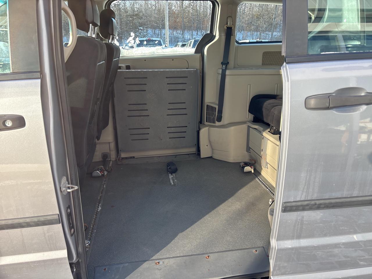 2014 Dodge Grand Caravan SE Photo