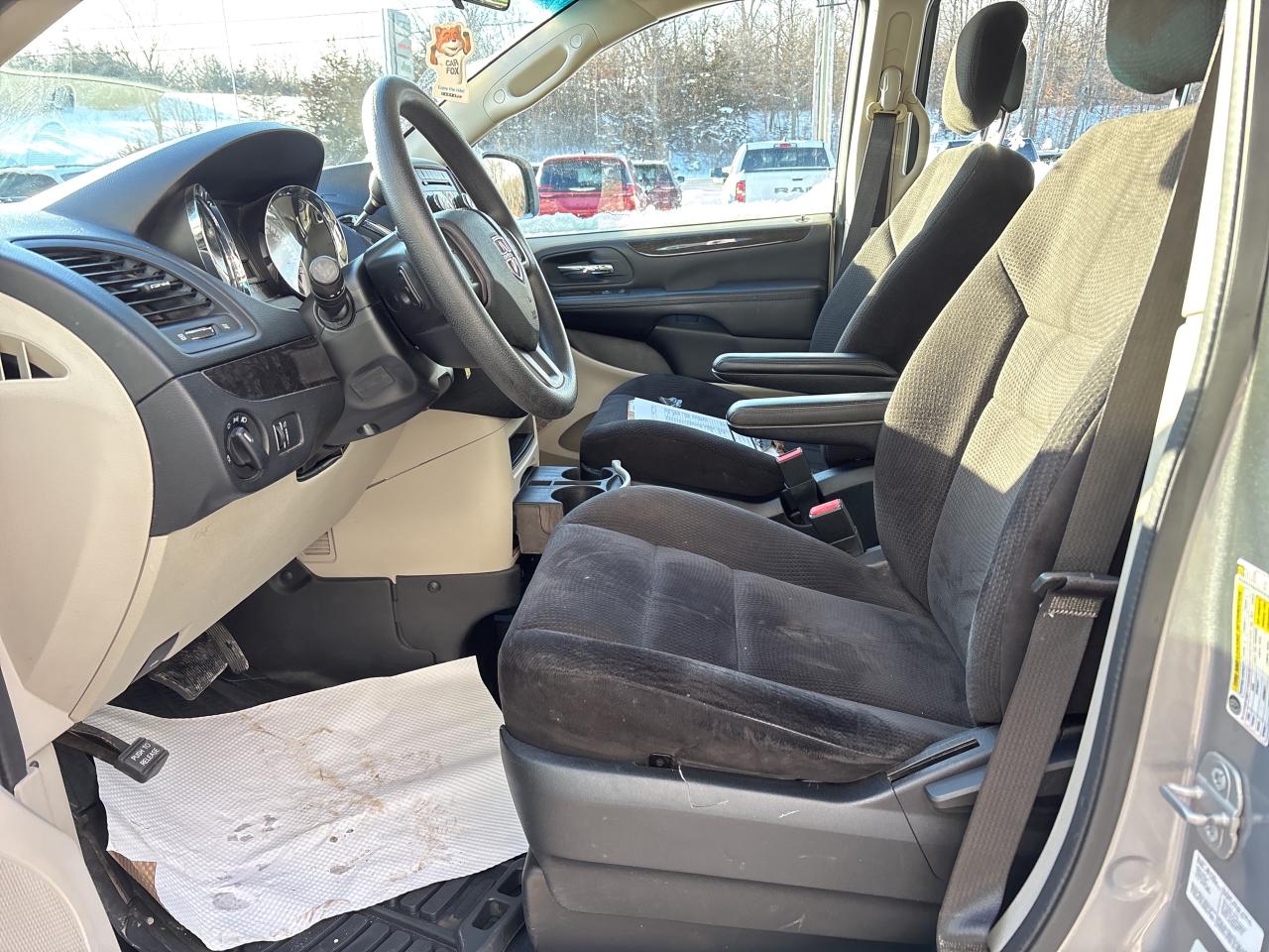 2014 Dodge Grand Caravan SE Photo