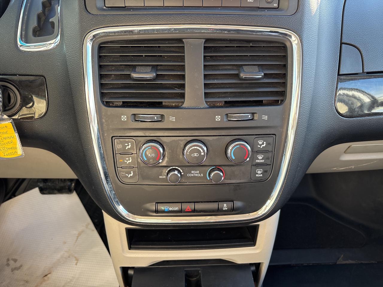 2014 Dodge Grand Caravan SE Photo