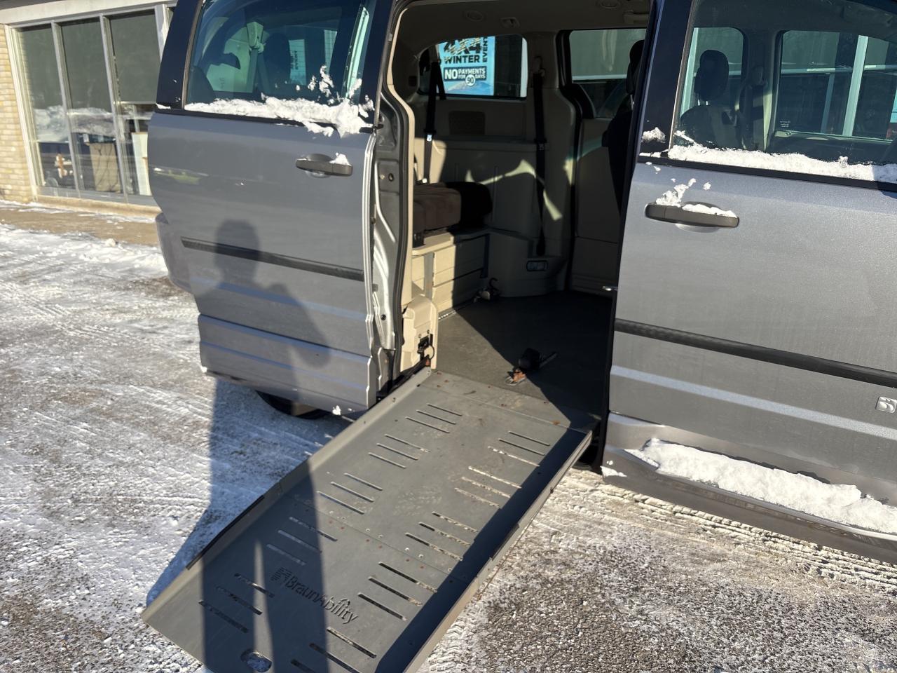 2014 Dodge Grand Caravan SE Photo