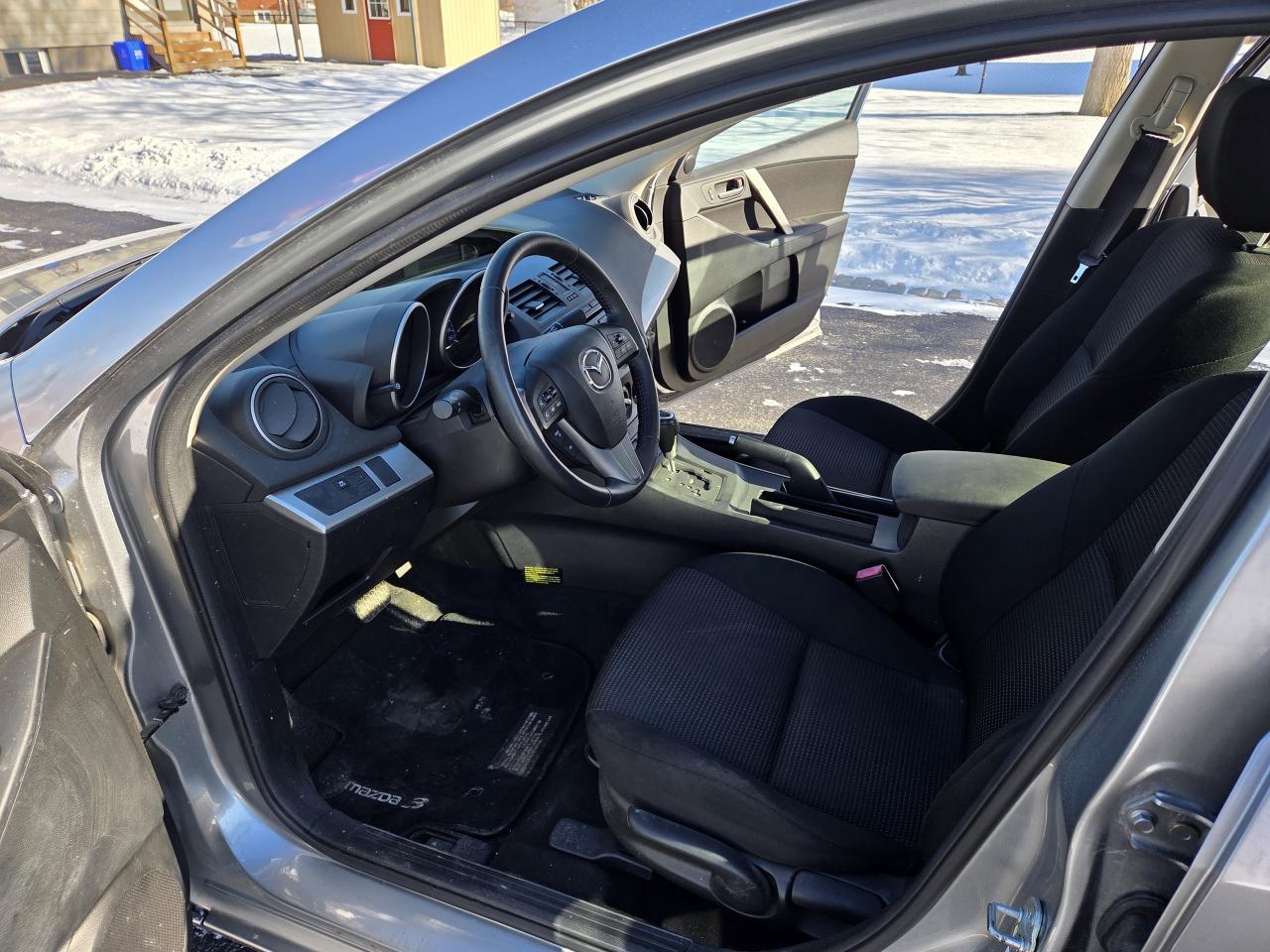 2013 Mazda MAZDA3 4dr Sdn Auto GS-SKY ONLY 99,KMS, DRIVES GREAT Photo