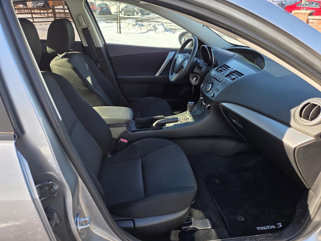 2013 Mazda MAZDA3 4dr Sdn Auto GS-SKY ONLY 99,KMS, DRIVES GREAT Photo