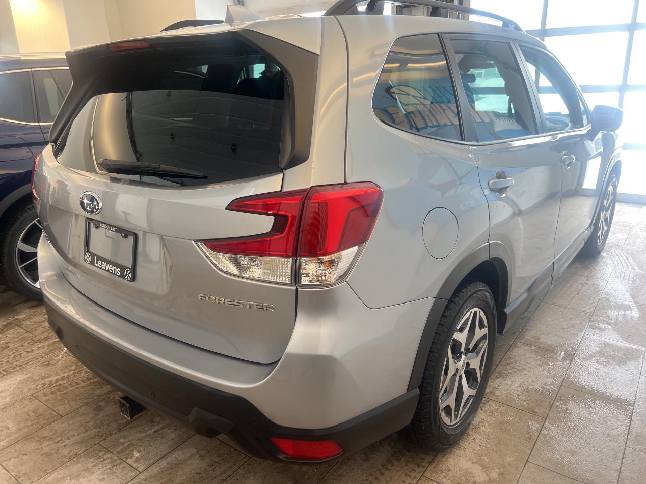 2023 Subaru Forester Touring CVT Photo