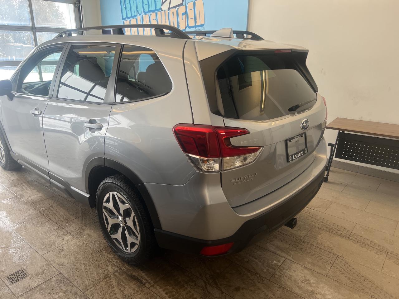 2023 Subaru Forester Touring CVT Photo