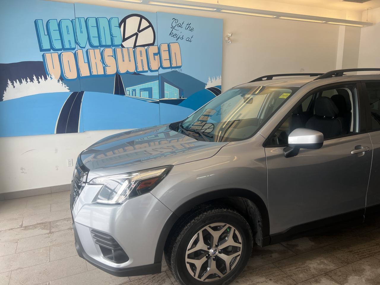 2023 Subaru Forester Touring CVT Photo0