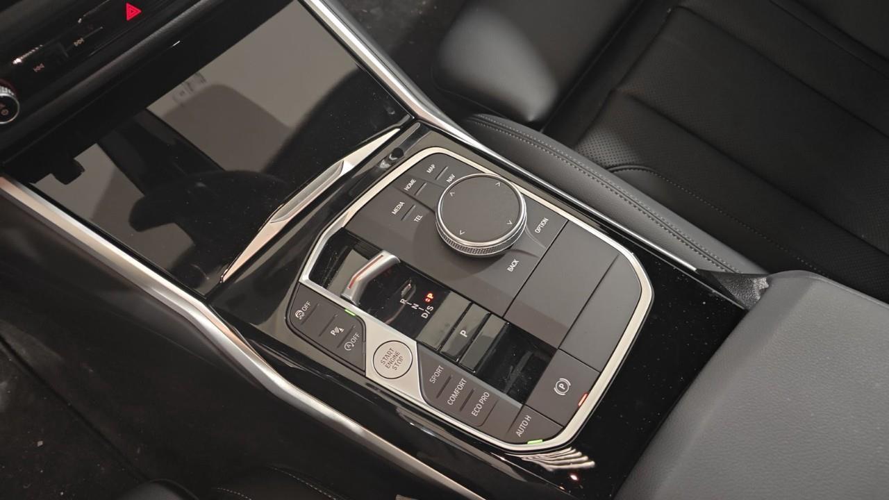 2023 BMW 330 i xDrive 4dr All-Wheel Drive Sedan Photo