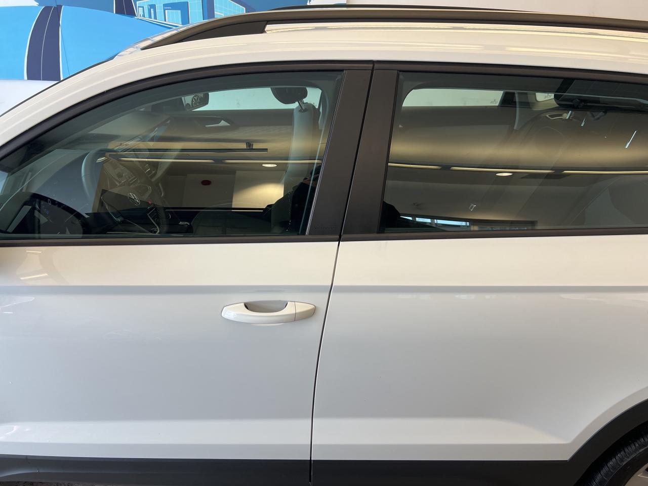 2023 Volkswagen Taos Trendline 4Motion Photo