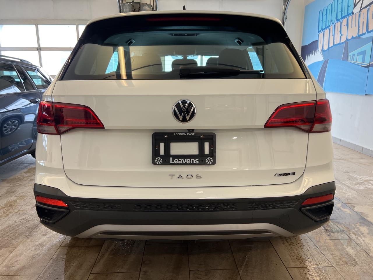 2023 Volkswagen Taos Trendline 4Motion Photo